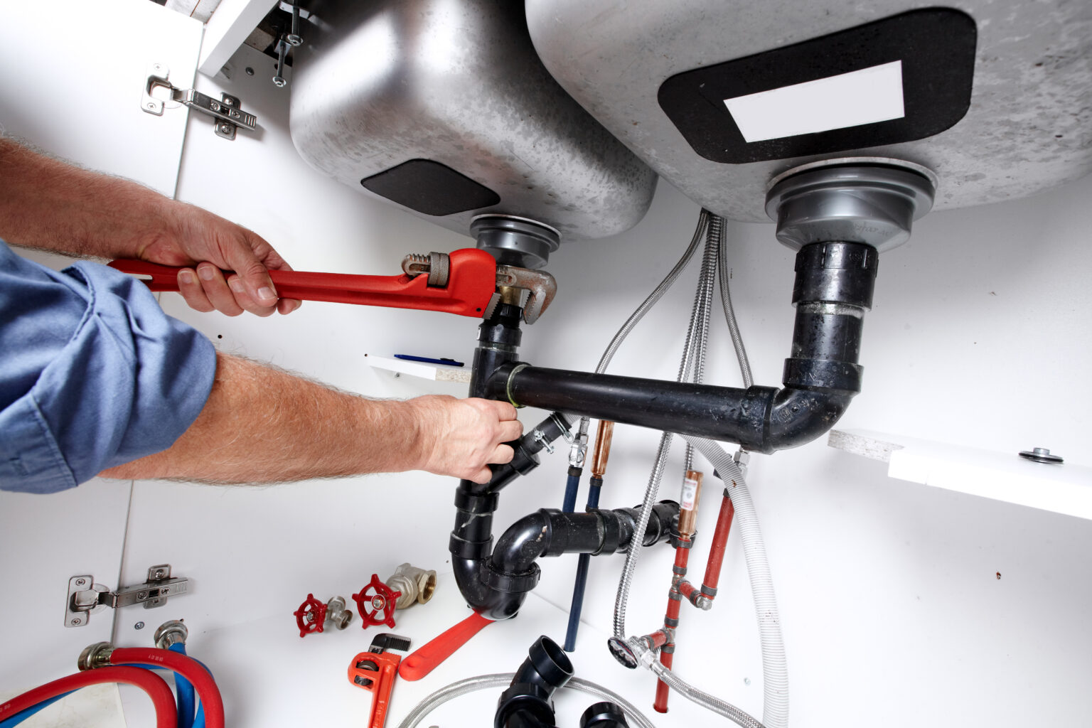 Plumber providing residential plumbing service in Austin TX